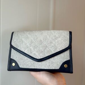 Vineyard Vines Gray Textured Pattern Wallet Navy Blue Trim With Green Interior